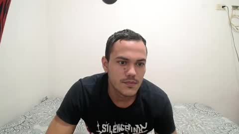 Snapshot of obsessive_love chatting on 25, 1, 2025 Aaron online show from 25, 1, 2025