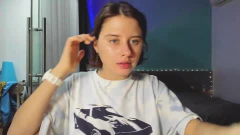 Evie online show from 12, 1, 2025