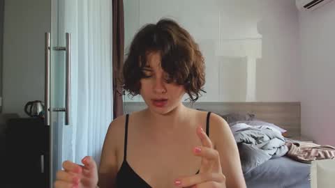 Evie online show from 3, 3, 2025