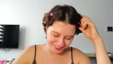 Evie online show from 11, 4, 2026