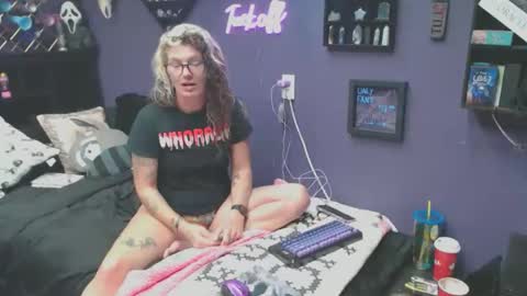 Oddy With A Body online show from 24, 10, 2025