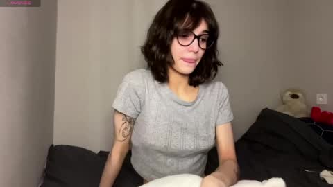 Snapshot of odettehatt chatting on 23, 4, 2026 Thea online show from 23, 4, 2026