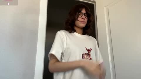 Snapshot of odettehatt chatting on 1, 5, 2026 Thea online show from 1, 5, 2026