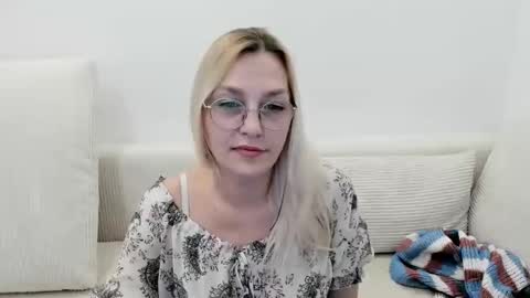 Snapshot of oeigesmik chatting on 28, 3, 2026 oeigesmik online show from 28, 3, 2026