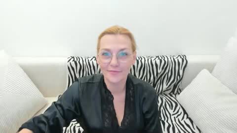 Snapshot of oeigesmik chatting on 19, 4, 2026 oeigesmik online show from 19, 4, 2026