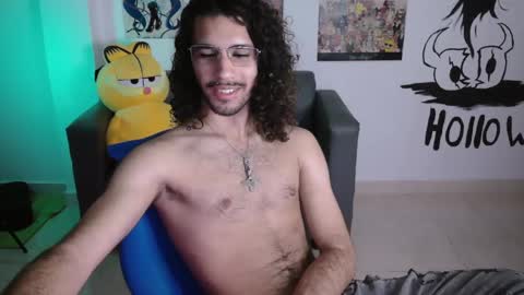 Snapshot of oezack__ chatting on 11, 2, 2025 Zack online show from 11, 2, 2025