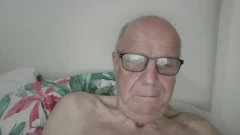 Snapshot of oggi95 chatting on 12, 9, 2025 oggi95 online show from 12, 9, 2025