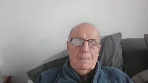 Snapshot of oggi95 chatting on 19, 9, 2025 oggi95 online show from 19, 9, 2025