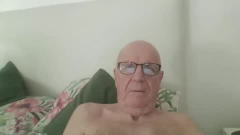 Snapshot of oggi95 chatting on 9, 10, 2025 oggi95 online show from 9, 10, 2025