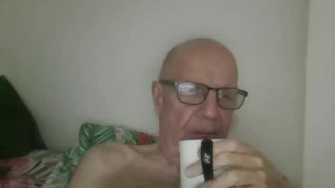 Snapshot of oggi95 chatting on 16, 10, 2025 oggi95 online show from 16, 10, 2025