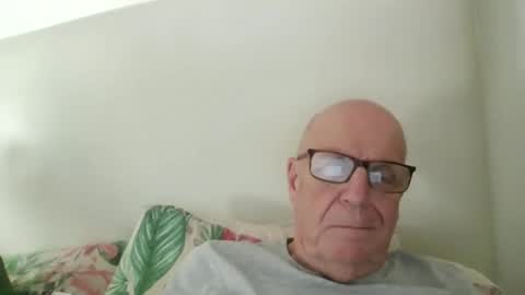 Snapshot of oggi95 chatting on 1, 6, 2026 oggi95 online show from 1, 6, 2026
