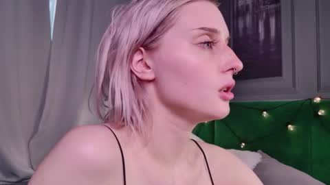 Snapshot of oh__lily chatting on 11, 7, 2026 Lily online show from 11, 7, 2026