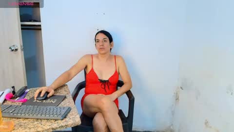 Snapshot of oh_tique chatting on 5, 7, 2026 LU online show from 5, 7, 2026