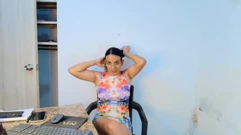 Snapshot of oh_tique chatting on 7, 7, 2026 LU online show from 7, 7, 2026