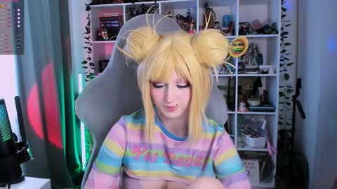 Clementine  Clem  online show from 21, 11, 2025