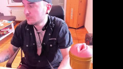 Chris online show from 20, 4, 2026