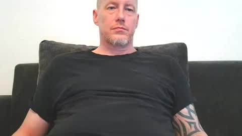 Snapshot of olavdelux chatting on 6, 8, 2026 olavdelux online show from 6, 8, 2026