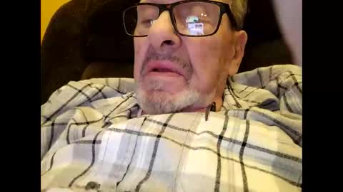 Snapshot of oldaddy2 chatting on 29, 10, 2025 oldaddy2 online show from 29, 10, 2025