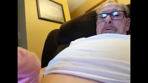 Snapshot of oldaddy2 chatting on 29, 11, 2025 oldaddy2 online show from 29, 11, 2025