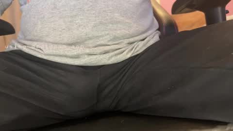 Snapshot of older_guy1 chatting on 10, 5, 2026 older_guy1 online show from 10, 5, 2026