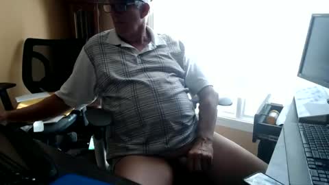 Snapshot of olderandwiser chatting on 23, 6, 2026 Older and Wiser online show from 23, 6, 2026