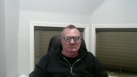 Snapshot of oldguybigd chatting on 21, 12, 2025 oldguybigd online show from 21, 12, 2025