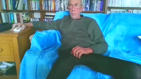 Snapshot of oldhornydick chatting on 5, 1, 2025 oldhornydick online show from 5, 1, 2025
