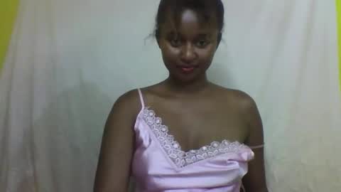 Snapshot of olinah610 chatting on 16, 1, 2026 olinah610 online show from 16, 1, 2026