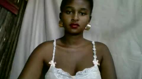 Snapshot of olinah610 chatting on 16, 4, 2026 olinah610 online show from 16, 4, 2026