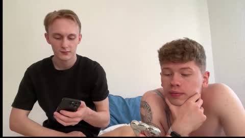 Snapshot of oliver_and_thomas chatting on 7, 10, 2025 Oliver and Thomas online show from 7, 10, 2025