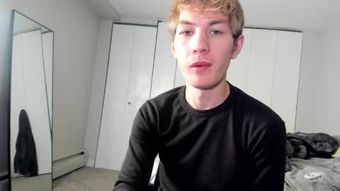 Snapshot of oliver_beck chatting on 3, 12, 2024 Oliver Beck online show from 3, 12, 2024