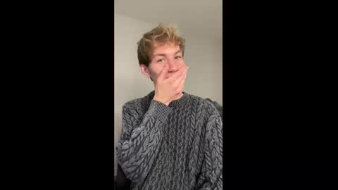 Snapshot of oliver_beck chatting on 4, 12, 2024 Oliver Beck online show from 4, 12, 2024