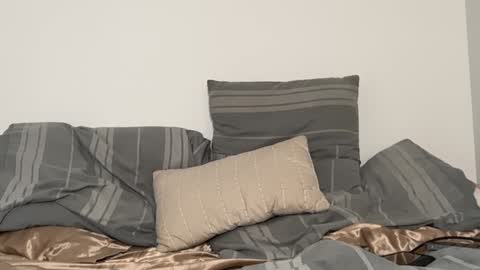 Snapshot of oliver_beck chatting on 4, 1, 2025 Oliver Beck online show from 4, 1, 2025