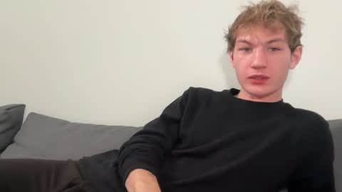 Snapshot of oliver_beck chatting on 17, 1, 2025 Oliver Beck online show from 17, 1, 2025