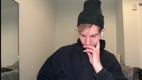 Snapshot of oliver_beck chatting on 1, 2, 2025 Oliver Beck online show from 1, 2, 2025