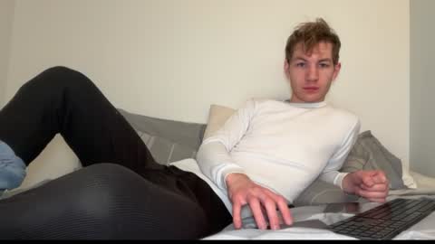 Snapshot of oliver_beck chatting on 5, 2, 2025 Oliver Beck online show from 5, 2, 2025