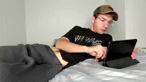 Snapshot of oliver_beck chatting on 20, 10, 2025 Oliver Beck online show from 20, 10, 2025