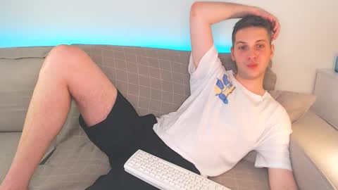 Oliver online show from 2, 3, 2025