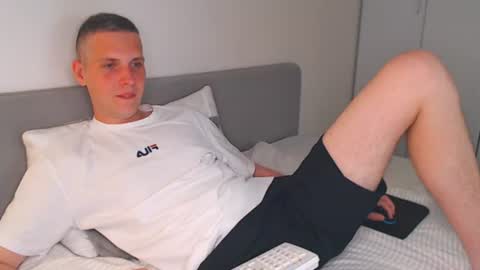 Snapshot of oliver_hort chatting on 28, 6, 2026 Oliver online show from 28, 6, 2026