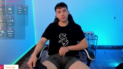 Snapshot of oliver_kyy chatting on 19, 9, 2025 oliveeer online show from 19, 9, 2025