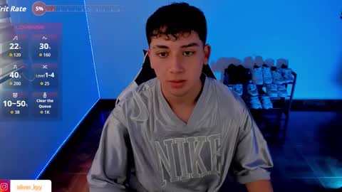 Snapshot of oliver_kyy chatting on 10, 10, 2025 oliveeer online show from 10, 10, 2025