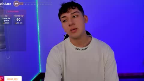 Snapshot of oliver_kyy chatting on 17, 10, 2025 oliveeer online show from 17, 10, 2025