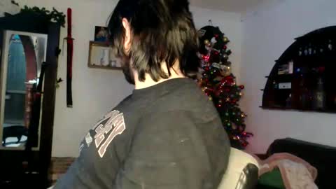 oliver_laid_2023 online show from 15, 12, 2025