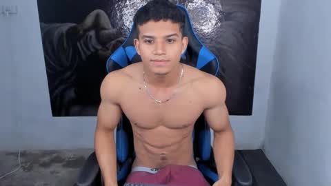 Snapshot of oliver_thompsson chatting on 4, 12, 2024 oliver thompsson online show from 4, 12, 2024