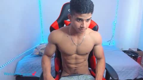 Snapshot of oliver_thompsson chatting on 30, 12, 2024 oliver thompsson online show from 30, 12, 2024