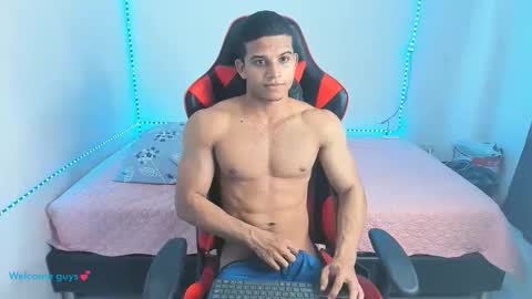 Snapshot of oliver_thompsson chatting on 3, 5, 2026 oliver thompsson online show from 3, 5, 2026