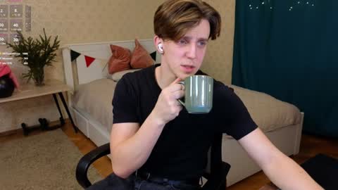 Snapshot of oliver_travis chatting on 8, 1, 2025 Oliver Evans online show from 8, 1, 2025