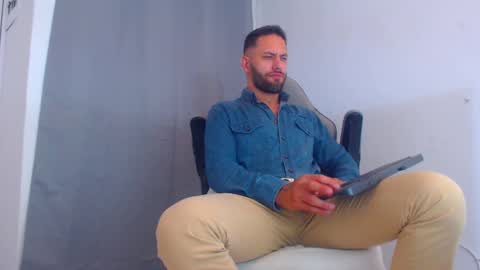 Snapshot of oliverdrew1 chatting on 11, 1, 2025 oliver online show from 11, 1, 2025