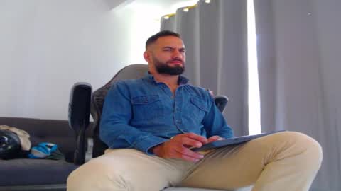 Snapshot of oliverdrew1 chatting on 24, 10, 2025 oliver online show from 24, 10, 2025