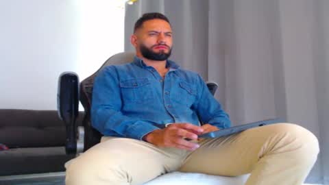 oliver online show from 10, 11, 2025